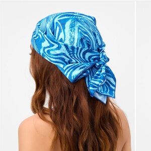 Frankie's Bikinis Blue and Light Blue Swirl Headscarf